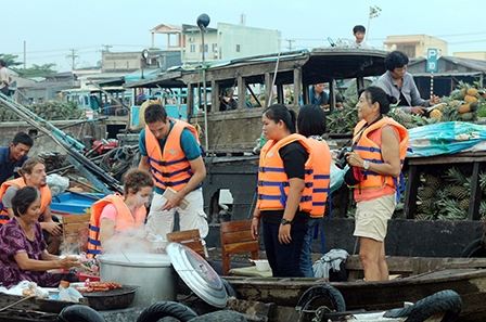 Lần đầu diễn ra “Ngày hội sông nước Chợ nổi Cái Răng, thành phố Cần Thơ”