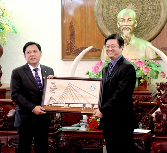 Lãnh đạo TP Cần Thơ tiếp tân Đại sứ đặc mệnh toàn quyền Philippines 
tại Việt Nam