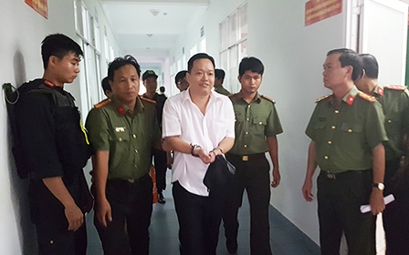 Bắt 2 giám đốc doanh nghiệp
có hành vi lừa đảo