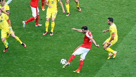 Romania  Thụy Sĩ: 1-1 <br>
Mehmedi đem lại trận hòa cho Thụy Sĩ