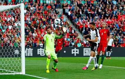 Ronaldo đá hỏng penalty, Bồ Đào Nha bị cầm hòa
