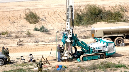 Israel xây dựng bức tường ngầm xung quanh Dải Gaza