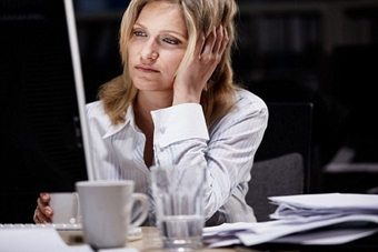 Làm việc quá giờ tăng 3 lần nguy cơ mắc ung thư và bệnh tim ở phụ nữ