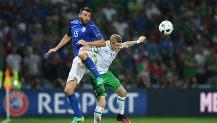 Brady giúp CH Ailen vượt qua khung cửa hẹp