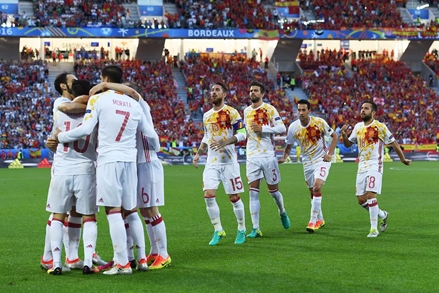 Căng thẳng cuộc đua vào tứ kết