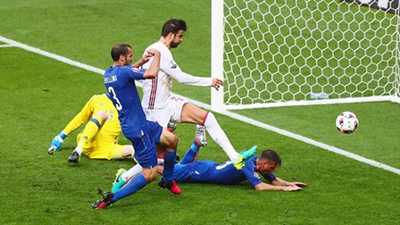 Italia - Tây Ban Nha: 2 - 0<br>
Chiến thắng thuyết phục!