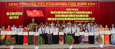 Nhân rộng các mô hình 
“làm theo”  gương Bác