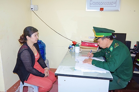 BẮT ĐỐI TƯỢNG BUÔN BÁN THUỐC LÁ NHẬP LẬU