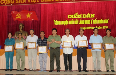 CÔNG AN QUẬN THỐT NỐT LẮNG NGHE Ý KIẾN 

NHÂN DÂN