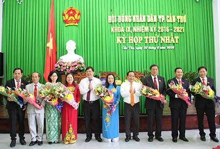 KIỆN TOÀN TỔ CHỨC, BỘ MÁY CHÍNH QUYỀN THÀNH PHỐ