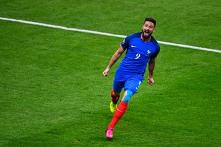 Đêm của “gà trống” Olivier Giroud