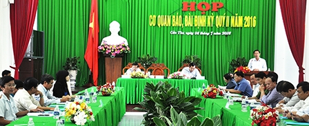 Trả lời, làm rõ nhiều vấn đề báo chí đặt ra