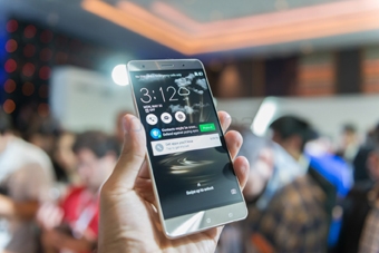 Asus ra mắt Zenfone 3 Deluxe cao cấp