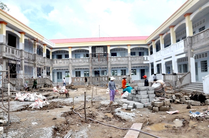 NỖ LỰC ĐƯA NGHỊ QUYẾT CỦA ĐẢNG VÀO CUỘC SỐNG