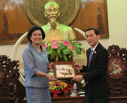 LÃNH ĐẠO THÀNH PHỐ TIẾP TÂN TỔNG LÃNH SỰ HOÀNG GIA THÁI LAN