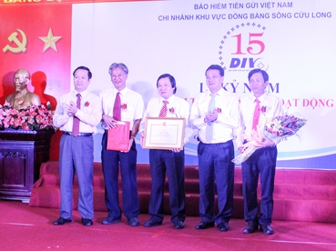 Nâng cao niềm tin cho người gửi tiền thông qua hoạt động của bảo hiểm tiền gửi