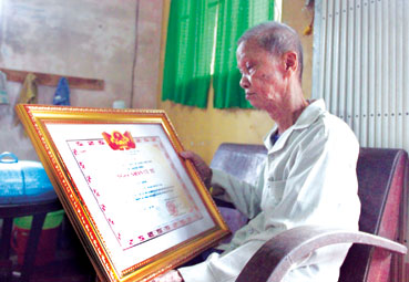 សិល្បករឆ្នើម សើុងកិញ