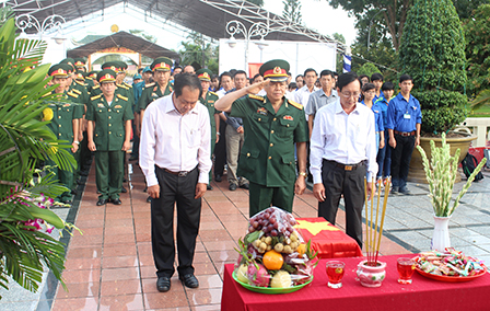 NHIỀU HOẠT ĐỘNG THIẾT THỰC CHĂM LO
CHO CÁC GIA ĐÌNH CHÍNH SÁCH, NGƯỜI CÓ CÔNG