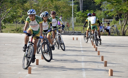 Xây dựng đội xe đạp địa hình với lực lượng trẻ