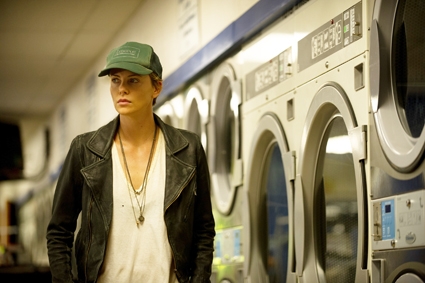 "Dark Places"- Ánh sáng từ vùng tối ký ức