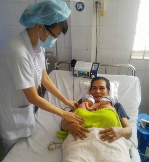 Thai phụ bị tiền sản giật nặng sinh 1 lượt 3 em bé