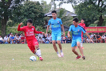 Khai mạc Giải Bóng đá truyền thống huyện Cờ Đỏ năm 2016