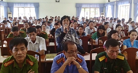 CỬ TRI KIẾN NGHỊ NHIỀU VẤN ĐỀ QUAN TÂM, BỨC XÚC