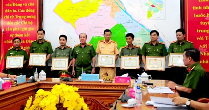 Tổng cục Cảnh sát khen thưởng các đơn vị triệt phá thành công chuyên án trộm vàng ở miền Tây