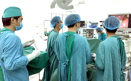 Lần đầu tiên nội soi cắt thân  đuôi tụy bằng thiết bị hiện đại