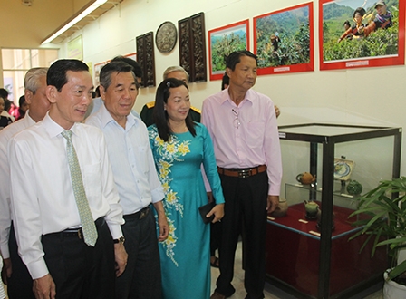 Khai mạc triển lãm ảnh “Văn hóa các dân tộc Việt Nam”