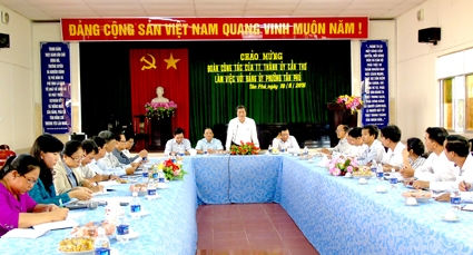PHƯỜNG TÂN PHÚ CẦN TẬP TRUNG NHIỀU GIẢI PHÁP 
THỰC HIỆN ĐẠT CÁC CHỈ TIÊU NĂM 2016