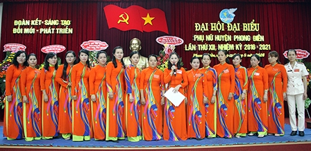 ĐẨY MẠNH THỰC HIỆN CUỘC VẬN ĐỘNG 
“XÂY DỰNG GIA ĐÌNH 5 KHÔNG, 3 SẠCH” 
GẮN VỚI THAM GIA XÂY DỰNG NÔNG THÔN MỚI