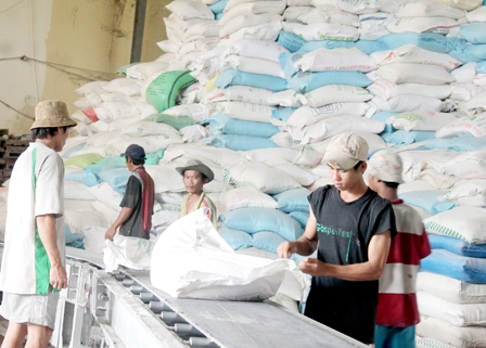 Quyết tâm tạo môi trường đầu tư 
kinh doanh thuận lợi