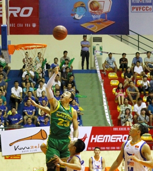 Hấp dẫn trận bóng rổ chuyên nghiệp