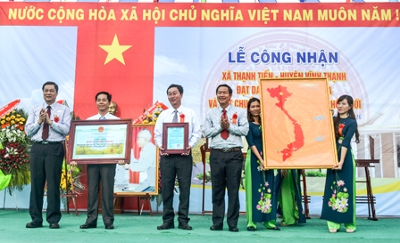 Thạnh Tiến đón nhận danh hiệu "Xã văn hóa" và "Xã đạt chuẩn quốc gia về nông thôn mới"