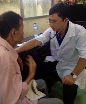 Về nguồn khám bệnh miễn phí cho người nghèo