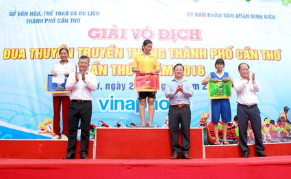 Giải vô địch đua thuyền truyền thống TP Cần Thơ 
lần thứ I năm 2016