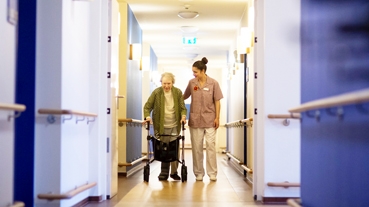 Hệ thống cảm biến bảo vệ người già khỏi té ngã