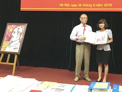 Hành trình bền bỉ sưu tầm tư liệu quý về Chủ tịch Hồ Chí Minh