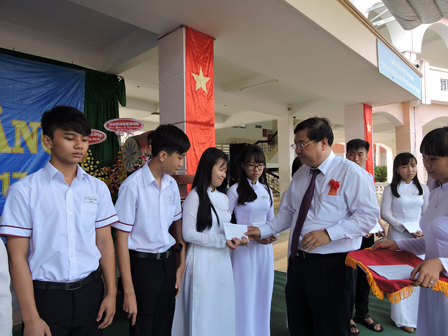 Tưng bừng khai giảng năm học mới
