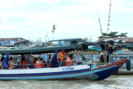 Chấn chỉnh an toàn trên các phương tiện vận chuyển đường thủy sau sự cố cháy tàu du lịch Minh Trân