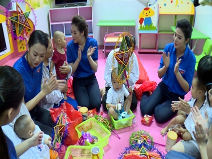 Tân Hiệp Phát Tặng quà Trung thu cho 1000 trẻ em mắc bệnh hiểm nghèo