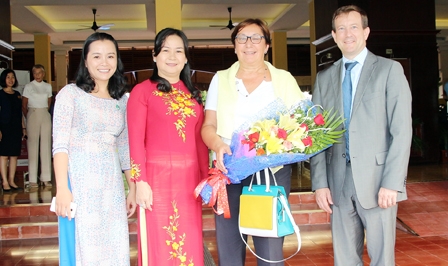 Lãnh đạo thành phố đón đoàn Pháp tham dự Hội nghị hợp tác giữa các địa phương Việt Nam - Pháp lần thứ 10