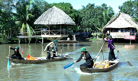 Giới thiệu nhiều đặc sản địa phương