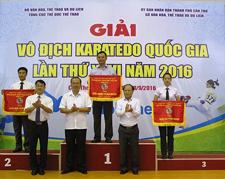 Cần Thơ Nhất toàn đoàn