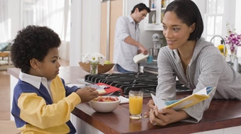 Chế độ ăn lành mạnh cải thiện kỹ năng đọc của trẻ