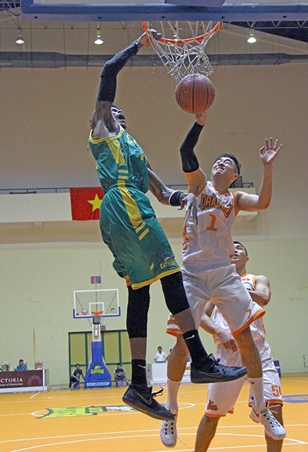 Cantho Caftish thắng đẹp Danang Dragons