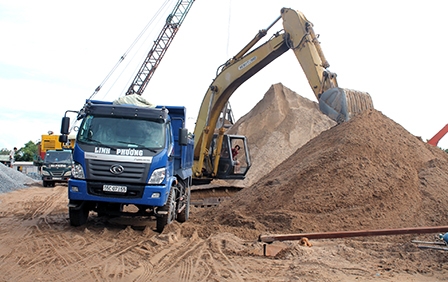 Nguồn cung dồi dào, giá giảm