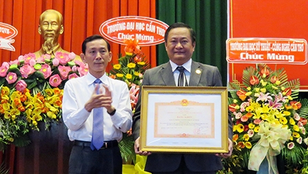 Trường Cao đẳng Kinh tế - Kỹ thuật Cần Thơ khai giảng năm học mới