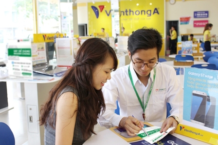 Vay tiêu dùng: Đừng vì thấy dễ mà nhắm mắt ký bừa